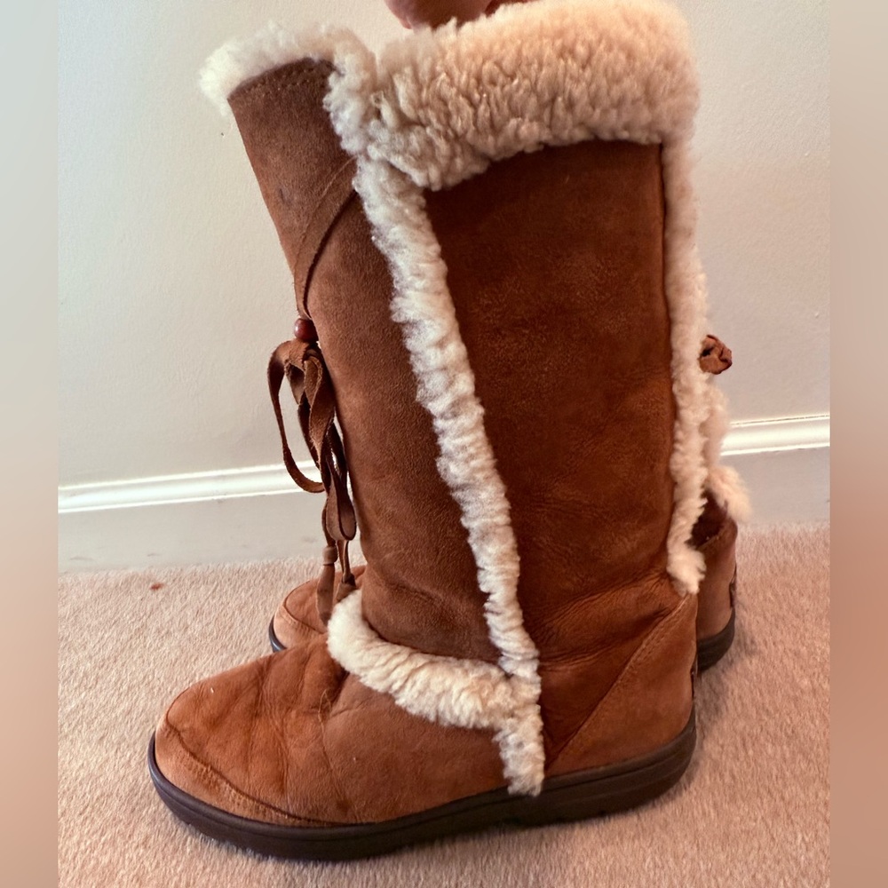 UGG Tan Shearling Winter Boots - Picture 4 of 7